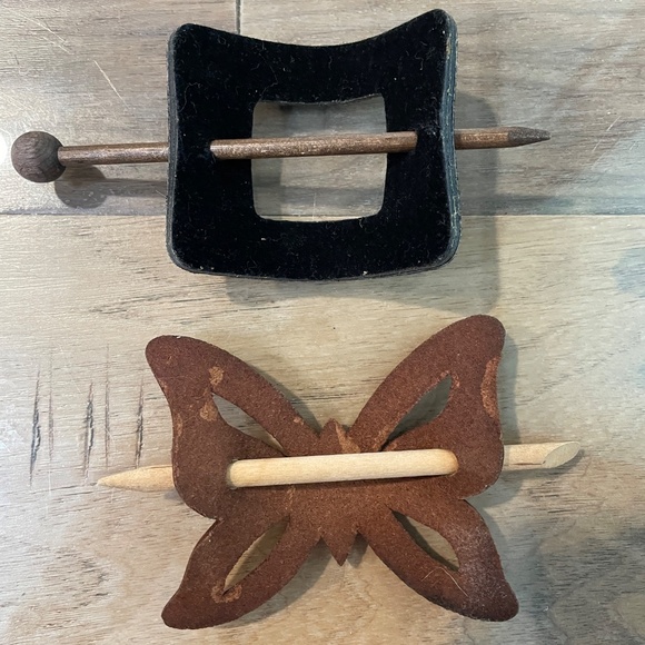 2-Piece Vintage Bun Holders - Picture 3 of 7